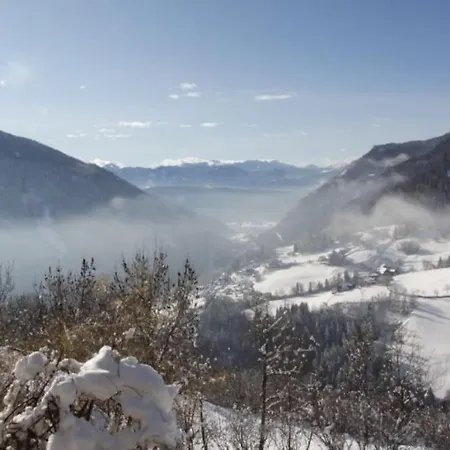 Gemuetliches Bergappartement Mit Seeblick Semesterbostad Zodl