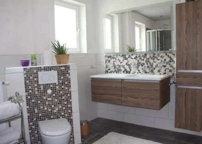 Gemuetliches Bergappartement Mit Seeblick Hébergement de vacances