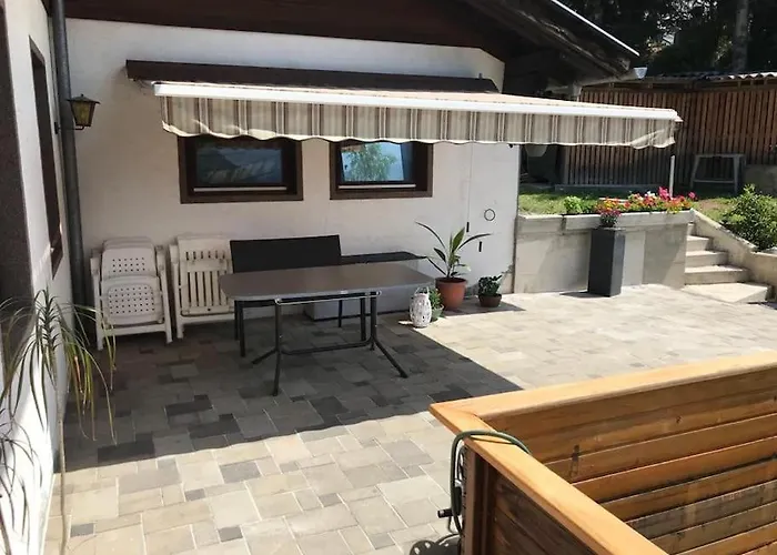 Gemuetliches Bergappartement Mit Seeblick Hébergement de vacances