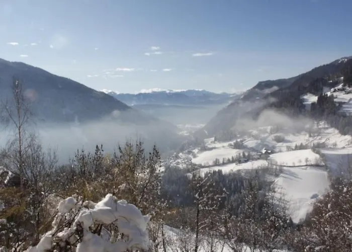 Gemuetliches Bergappartement Mit Seeblick Hébergement de vacances Zodl